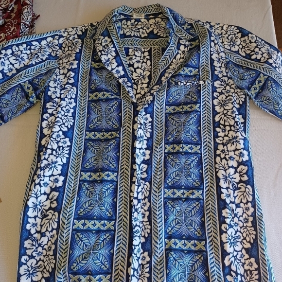 2 Vintage Men's Hawaiian Shirts Made in Hawaii Blue & Red men's M - Picture 12 of 12